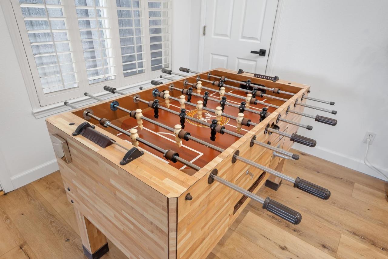 Steps To #Pismobeach With Poker, Foosball, Free Ev Charger, And Bikes Ошеноу Екстер'єр фото