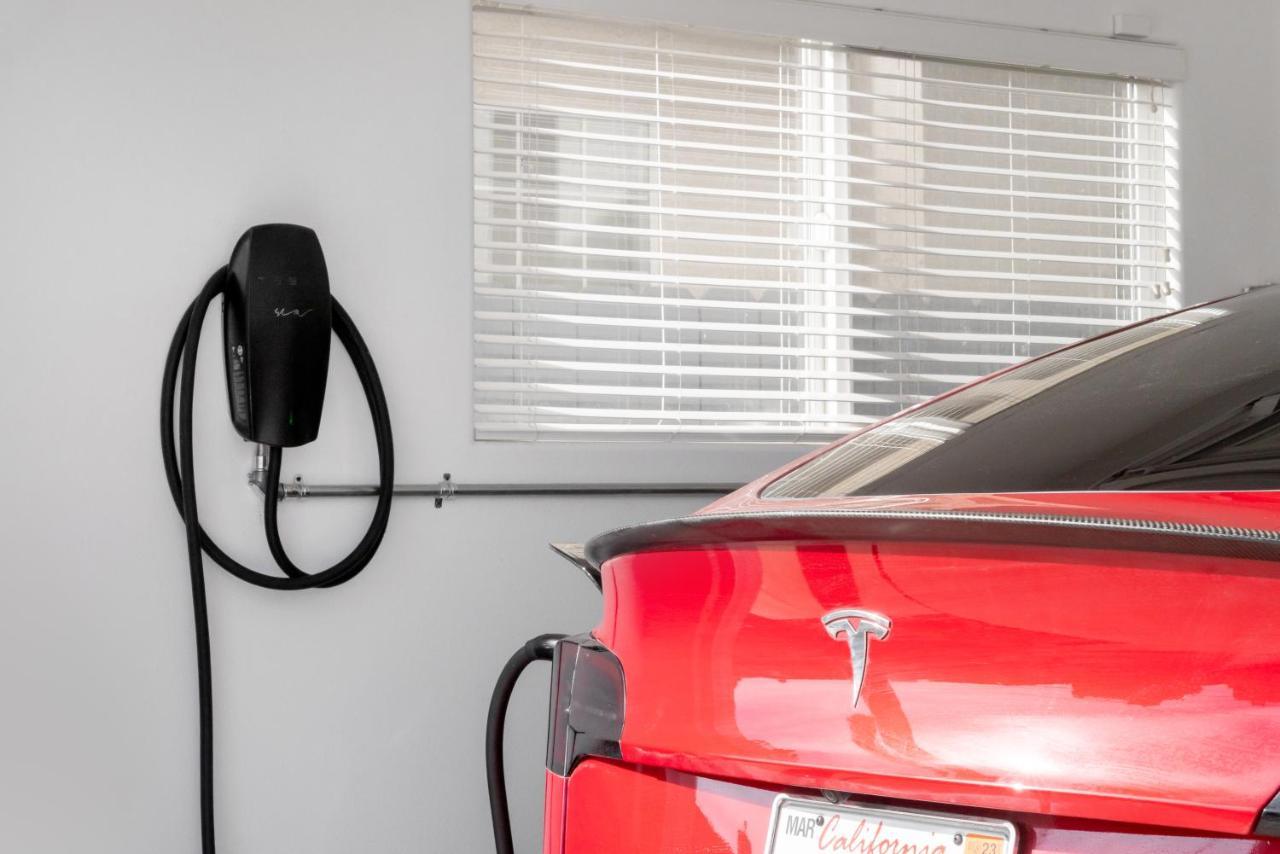 Steps To #Pismobeach With Poker, Foosball, Free Ev Charger, And Bikes Ошеноу Екстер'єр фото